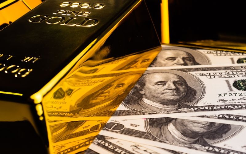 Harga Emas Naik Tajam di Tengah Pelemahan Dolar: Investor Berburu Safe Haven
