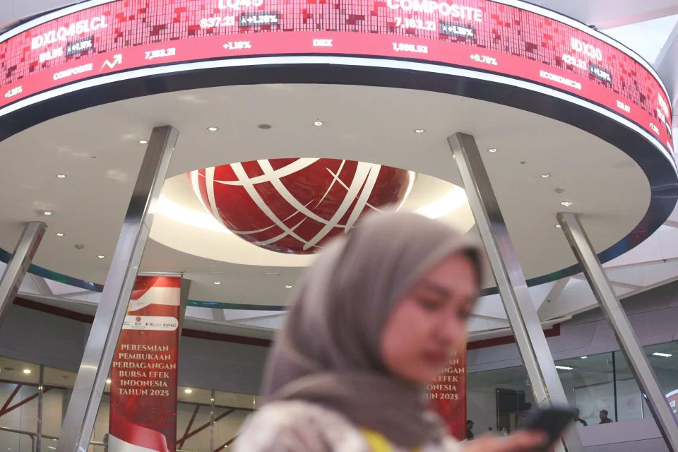 Suspensi Saham DOOH, 3 Emiten Disetop BEI Usai Lonjakan Harga